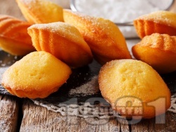Домашни френски сладки Мадлен (кескчета или сладкиши във формата на мида) - снимка на рецептата